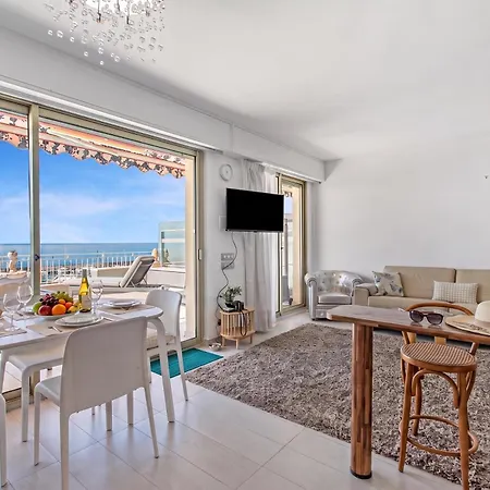 Penthouse Garavan - Happy